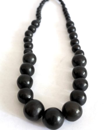 Collar Barro Negro